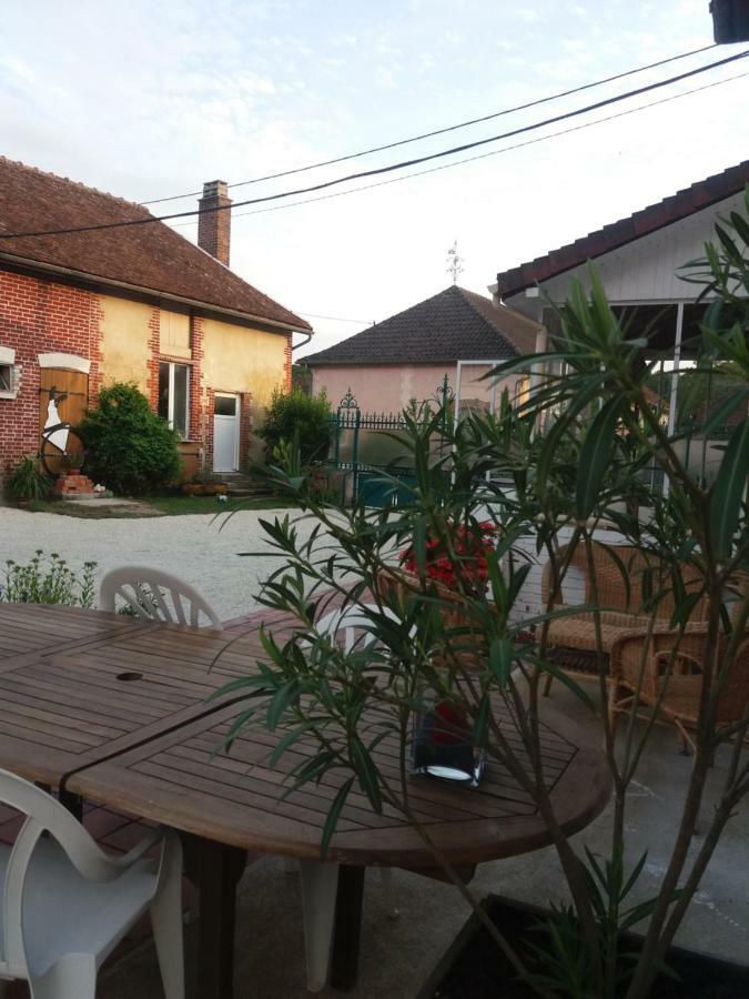 Bed and Breakfast Campagn'Arts à Villechétif Extérieur photo